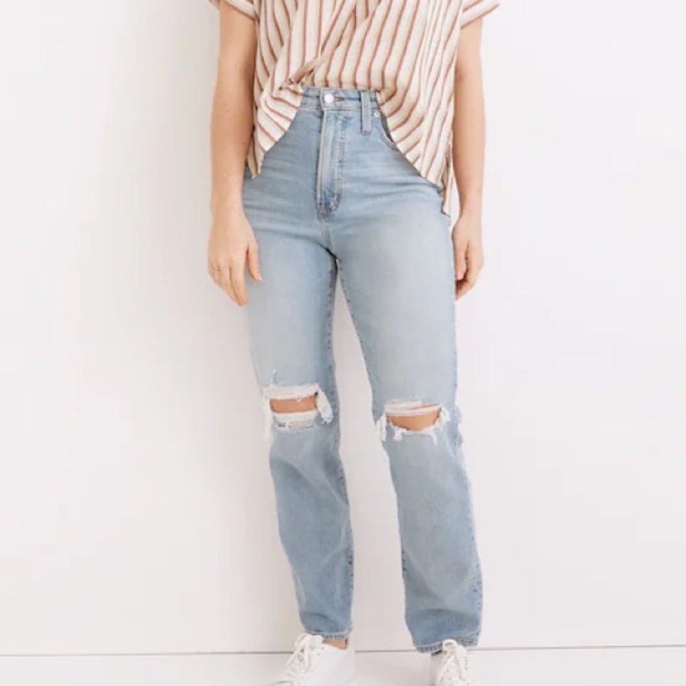 Madewell The Curvy Perfect Vintage Jeans in Danby Wash Ripped Edition